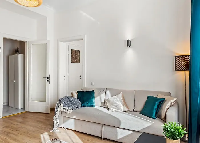 Urban Utopia - National Theatre view アパート *