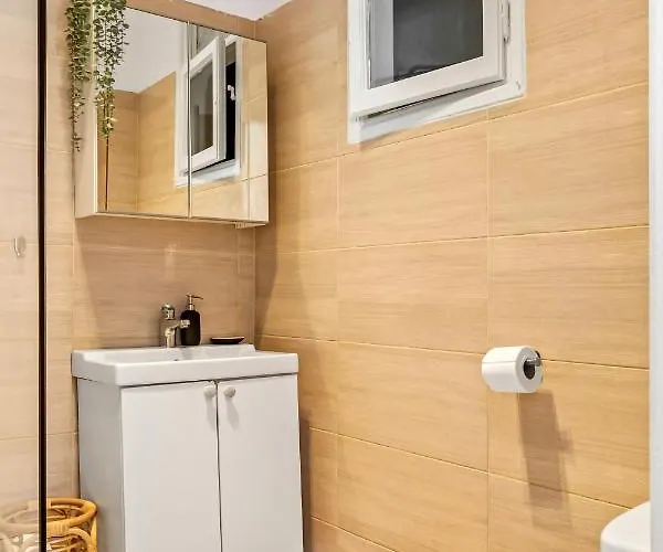 Urban Utopia - National Theatre view ブカレスト