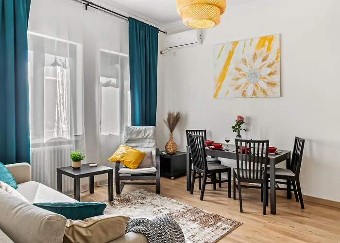 アパート Urban Utopia - National Theatre view *