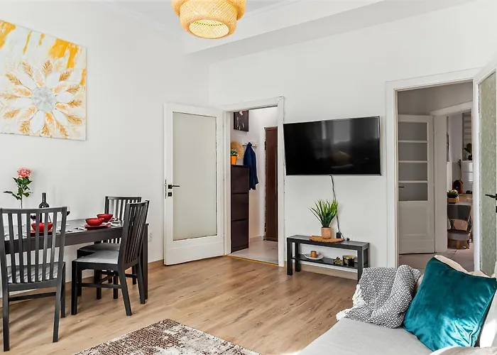 Urban Utopia - National Theatre view Apartment